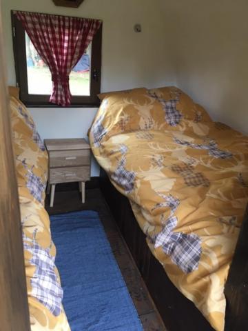 Charming 2-Bed Cabin In Domfront-En-Poiraie Perrou Exterior foto