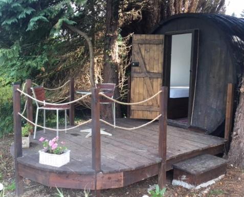 Charming 2-Bed Cabin In Domfront-En-Poiraie Perrou Exterior foto